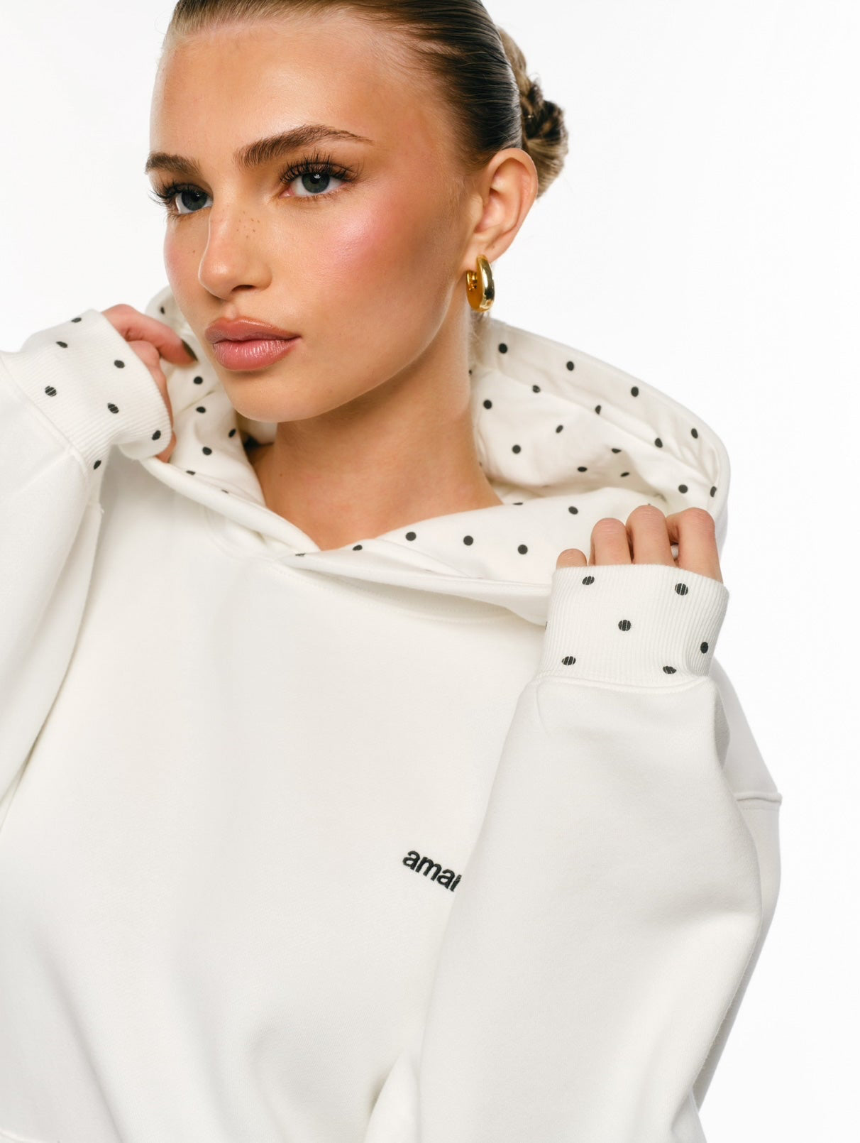 POLKA DOT SWEAT À CAPUCHE (BLANC CASSÉ)