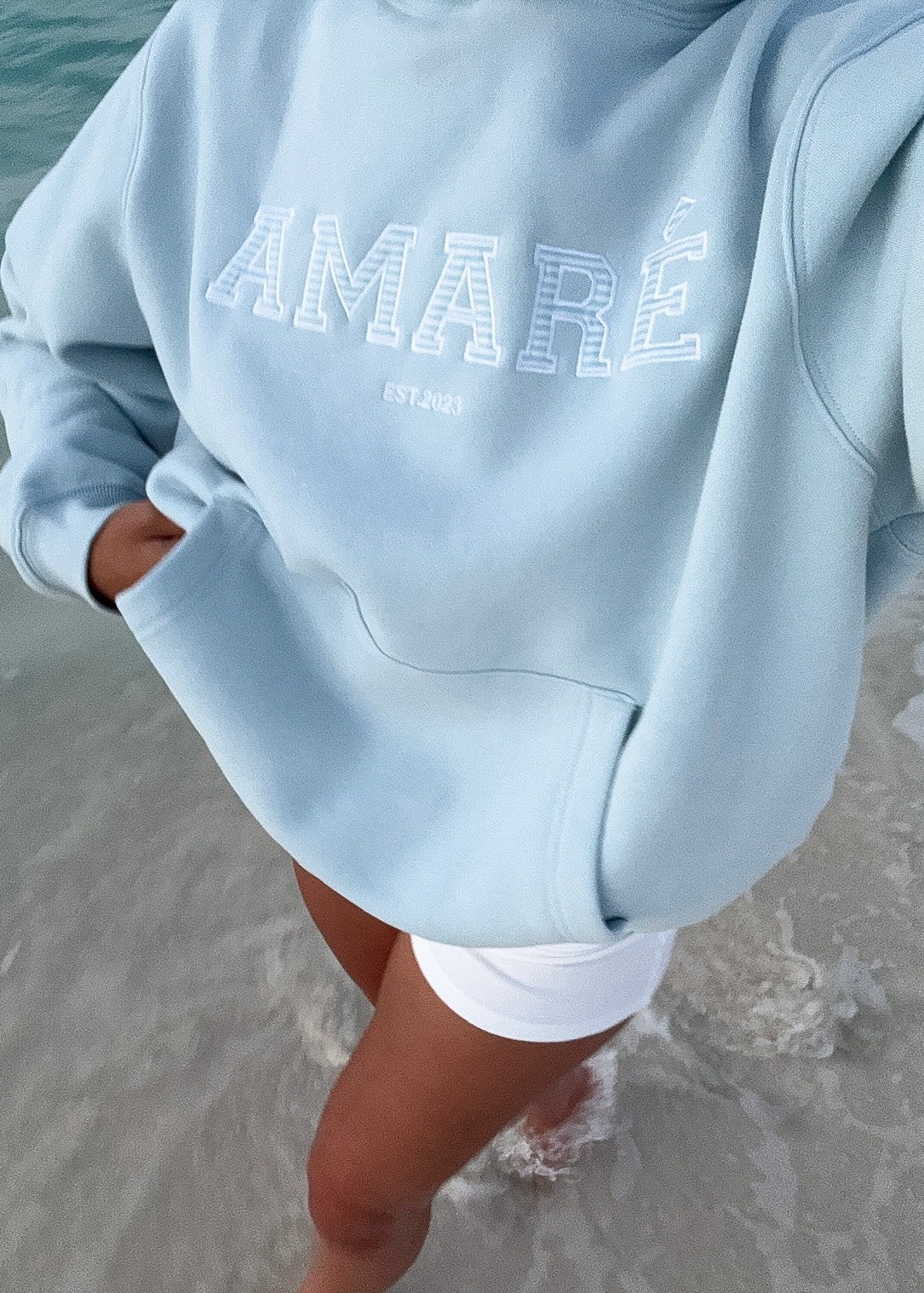 LUCKY GIRL. SWEAT À CAPUCHE (BLEU OCÉAN)