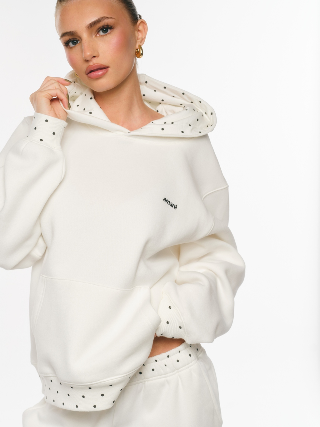 POLKA DOT SWEAT À CAPUCHE (BLANC CASSÉ)